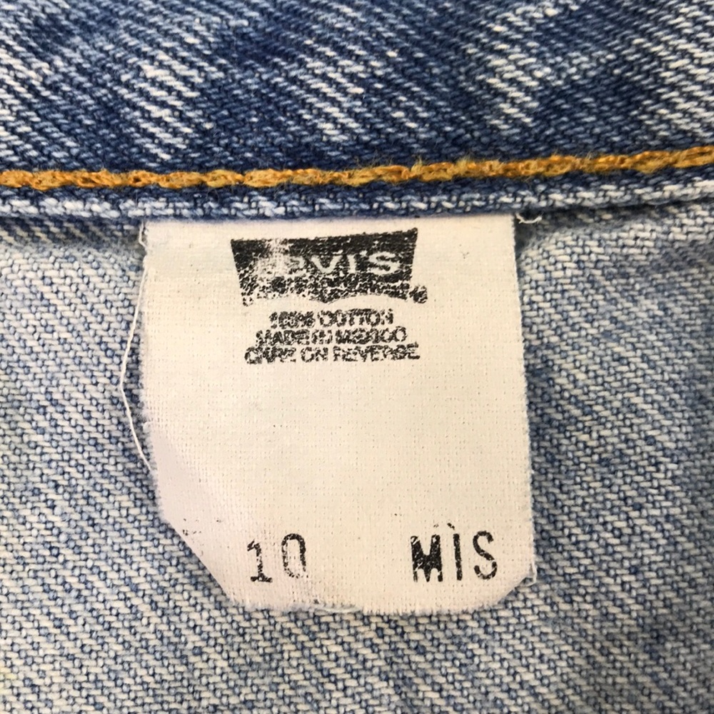 Vintage Levi’s Distressed Cut-Off Jean Shorts - Picture 4 of 5